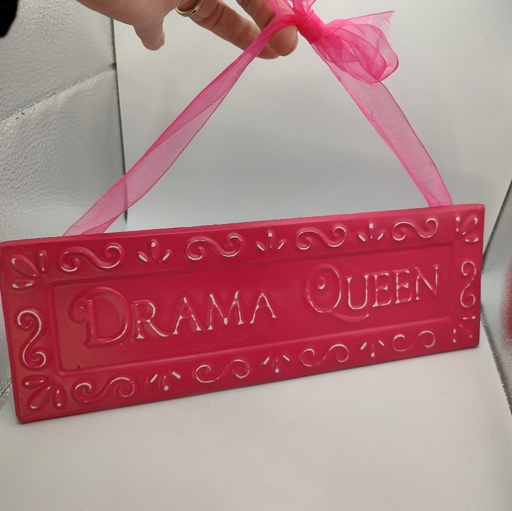 💥 3/$20 Distressed Pink Tin "Drama Queen" Saying, Ribbon to hang on wall